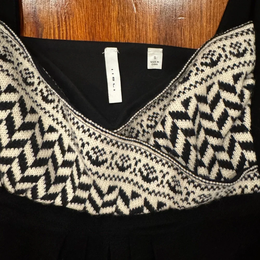 Iisli Black and cream patterned Mini Dress - Picture 3 of 4